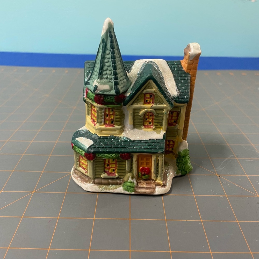 Mini Christmas Charming Holiday Village House Figurine - Green and Red